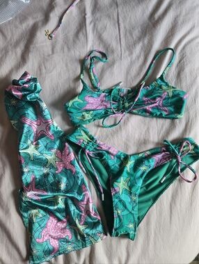 NWOT Blackbough Starfish Bikini And Coverup